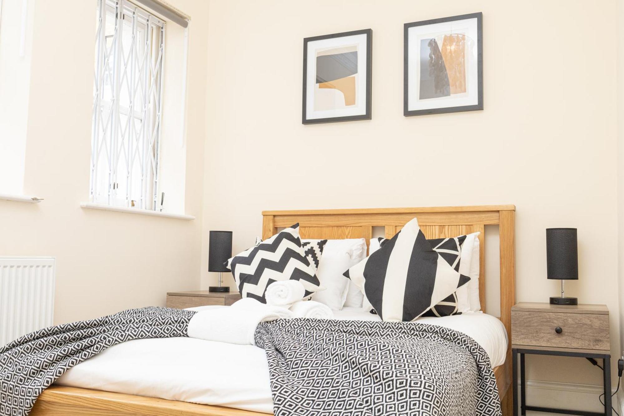 Luxury 3Bedroom Apartment In Thames-Side London Living ภายนอก รูปภาพ